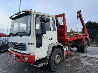 VOLVO FL SKIP WAGON