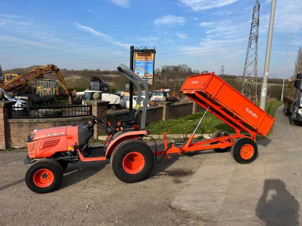 KUBOTA TRACTOR&TRAILER 4x4